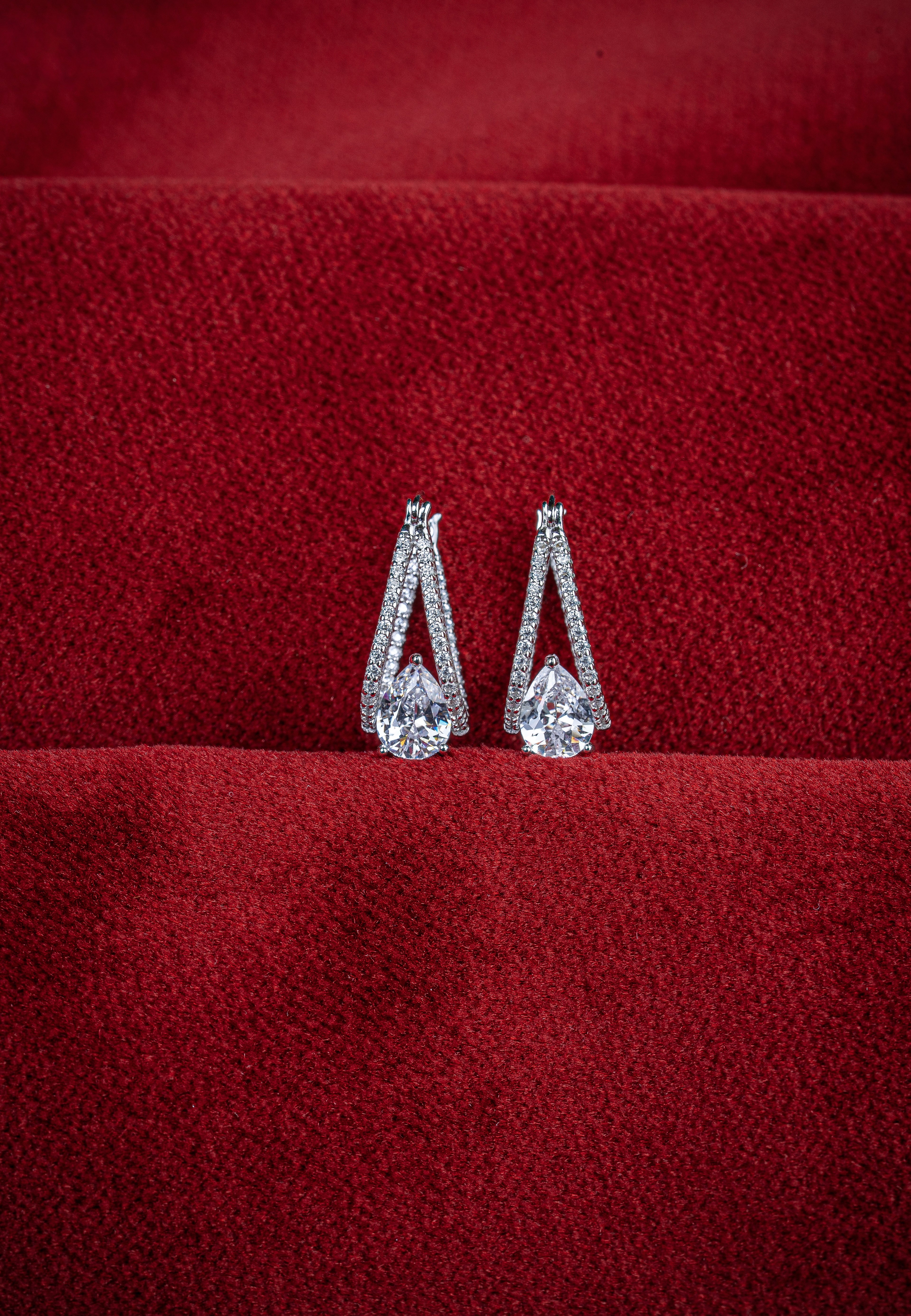 JARY 925 Sterling Silver Halo Pearframe Drop Earrings