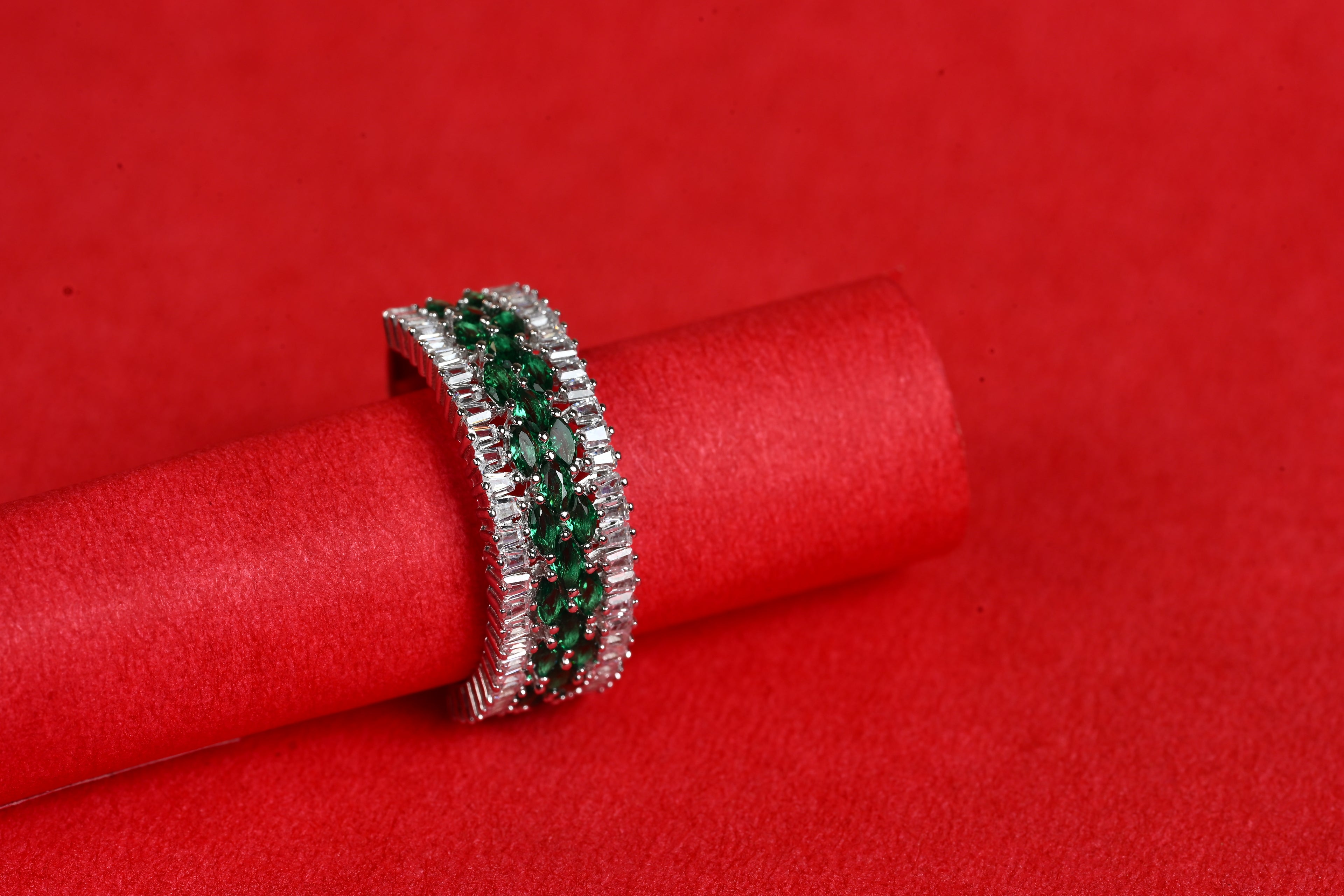 JARY 925 Sterling Silver The Regal Harmony  Band Ring / Eternity Style