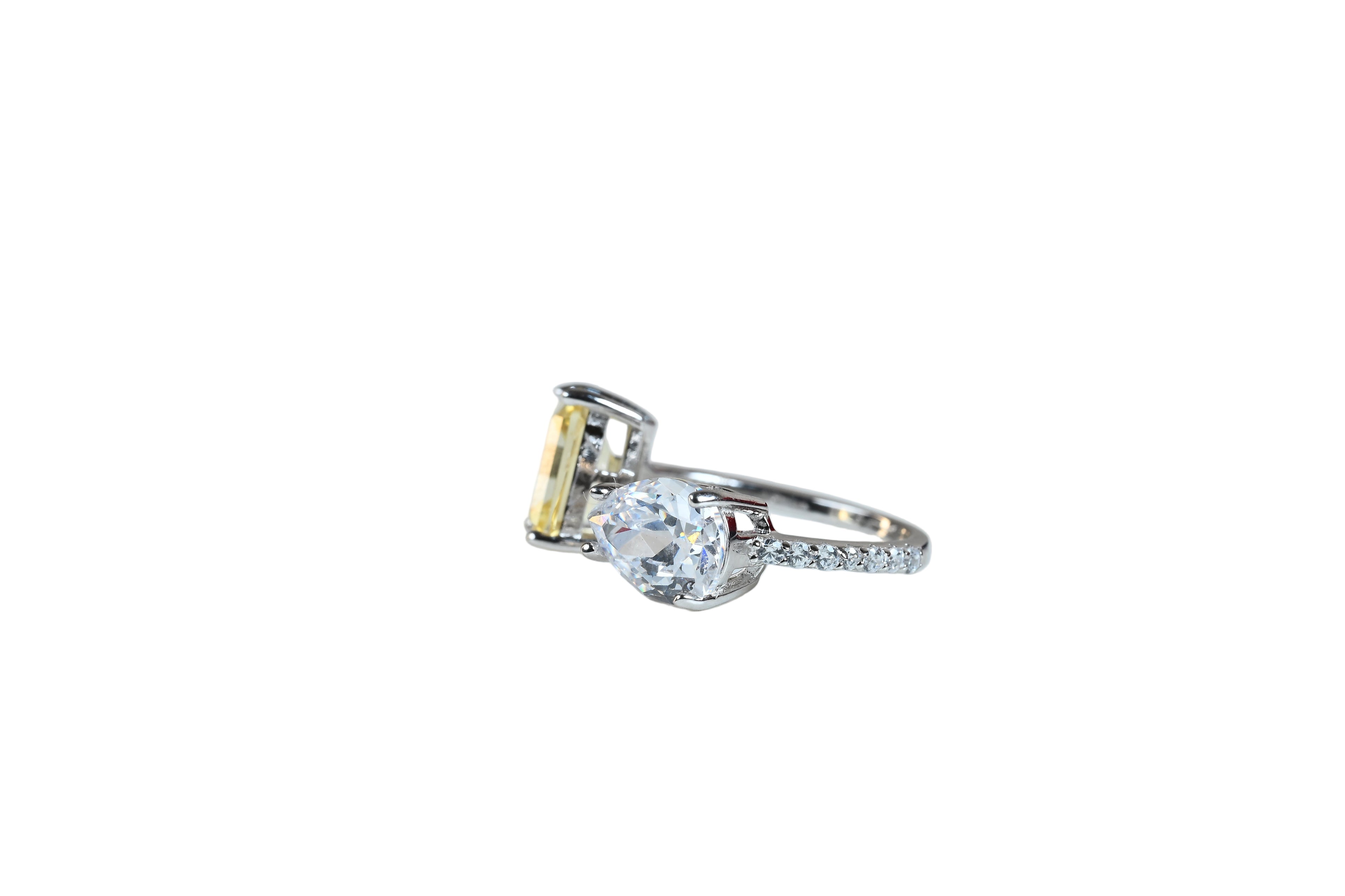 JARY 925 Sterling Silver Golden Radiance Solitaire
