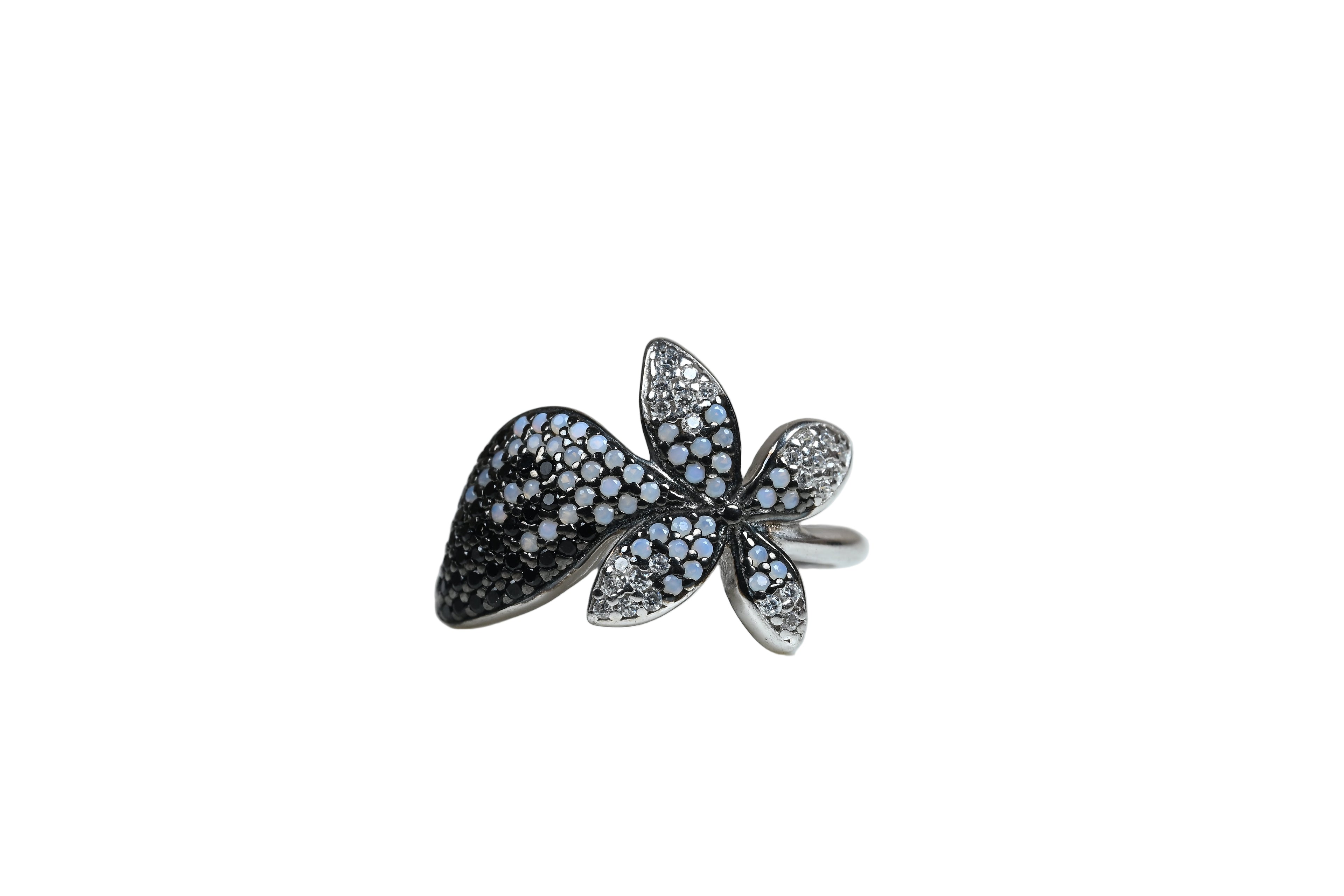 JARY 925 Sterling Silver Noir & White Blossom Ring