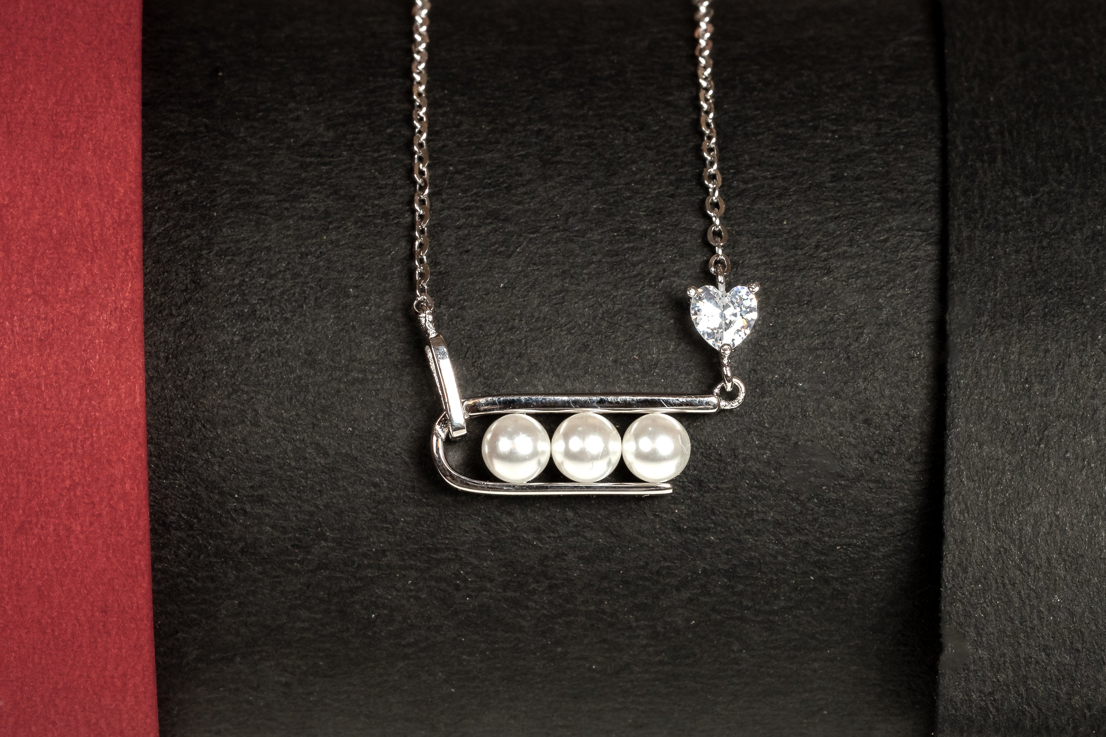 JARY 925 Sterling Silver Pearl Symphony of Love Necklace