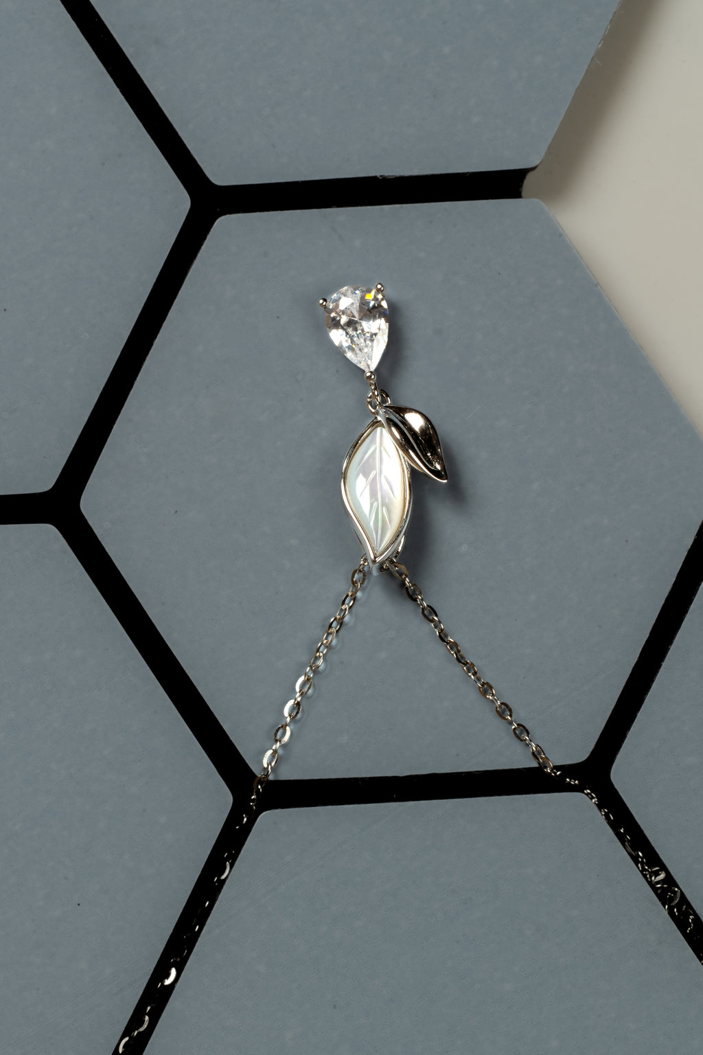 JARY 925 Sterling Silver Leaf of Radiance Necklace